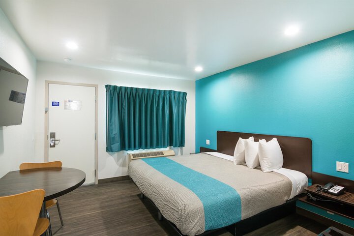 Room 14 of 35