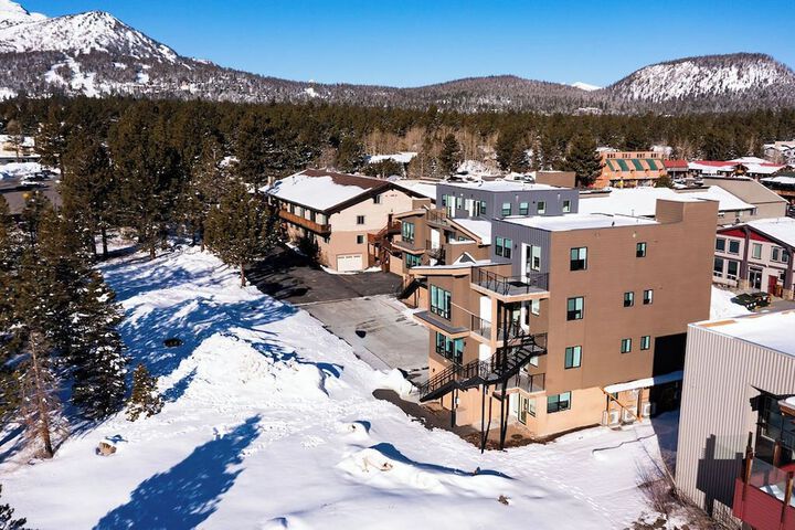 The Mammoth Creek Inn