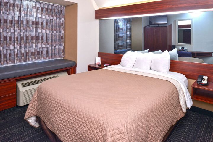 Room 11 of 35