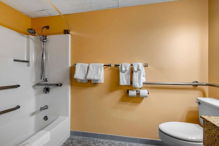Room 7 of 32