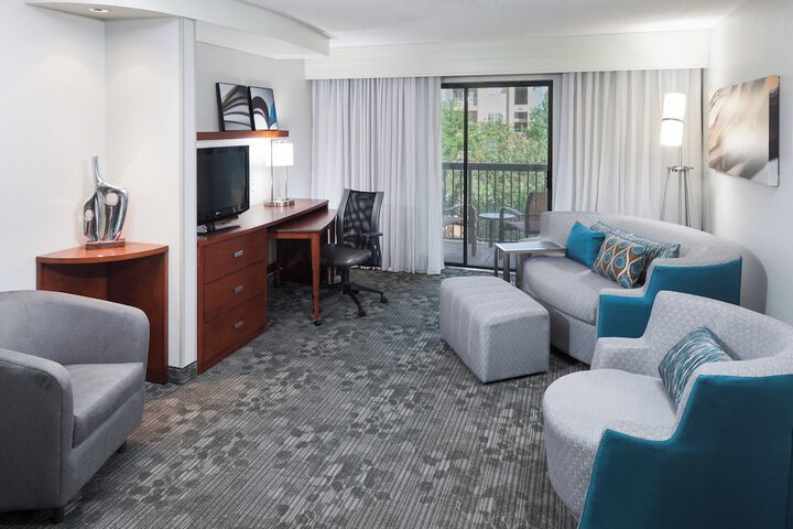 Room 21 of 33
