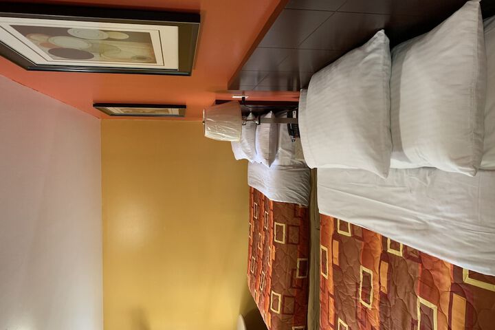 Room 70 of 75