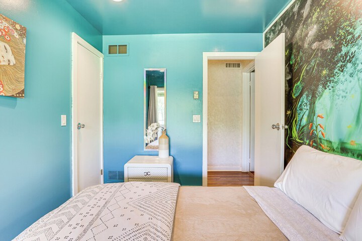 Pet-friendly Vacation Rental w / Lake Access