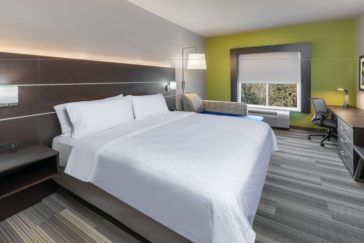 Room 21 of 38