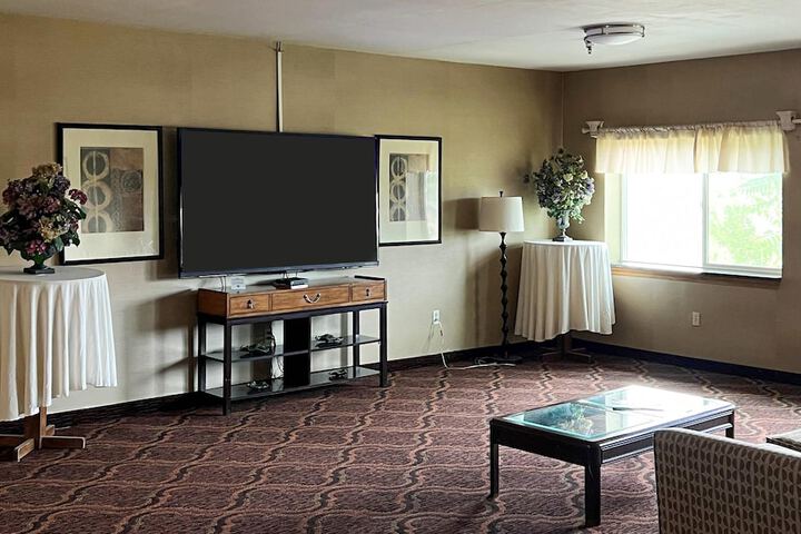 Quality Inn & Suites Grants - I-40