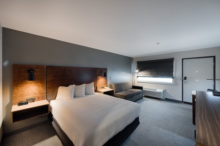Room 25 of 49