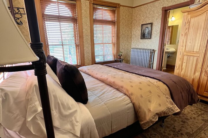 Room 35 of 80