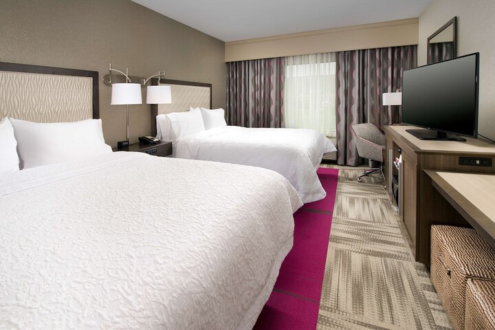 Hampton Inn Louisville East / Hurstbourne