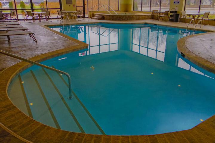 Garner Hotel Wadsworth by IHG