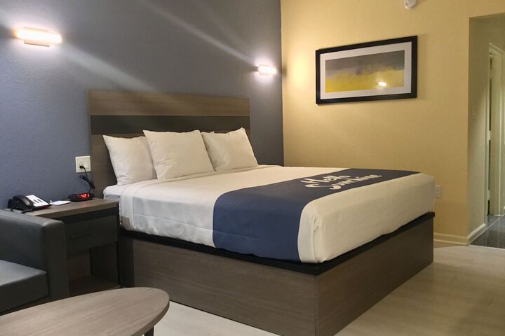 Room 17 of 45