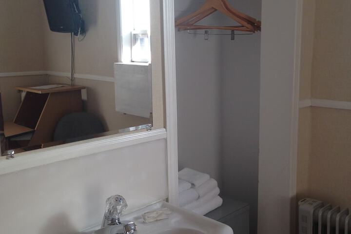Room 10 of 71