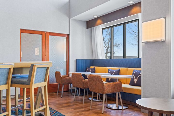 Hampton Inn & Suites Greeley