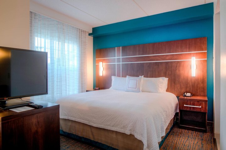 Room 28 of 62