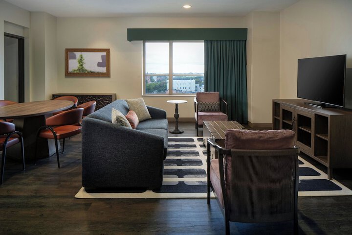Room 16 of 41