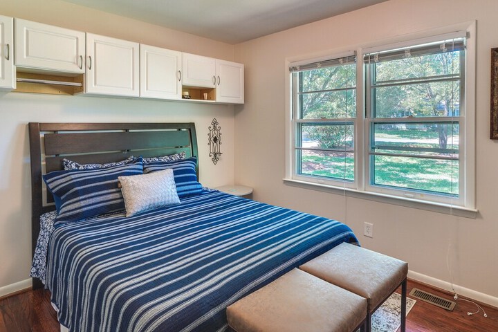 Southern Pines Vacation Rental w / Deck & Grill!