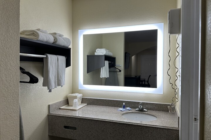 Room 17 of 20
