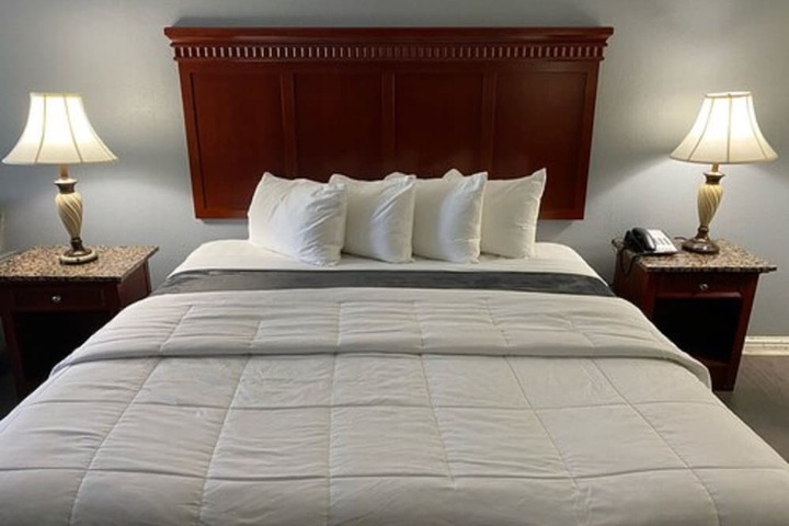 Room 14 of 20