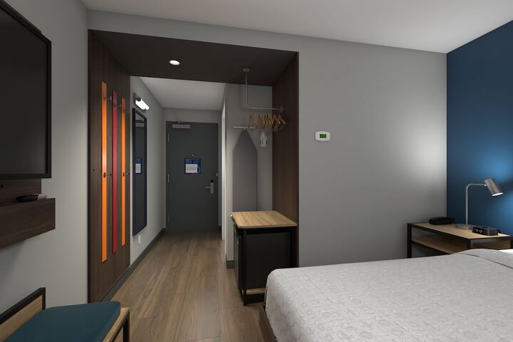 Room 6 of 10