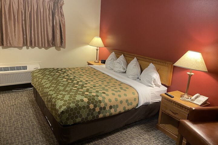 Room 17 of 18
