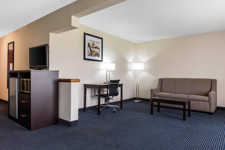 Quality Inn & Suites Anderson I-69