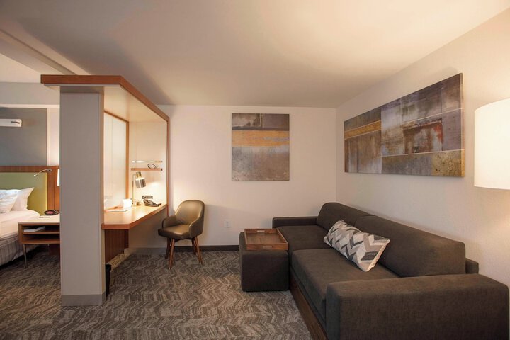 Room 15 of 38
