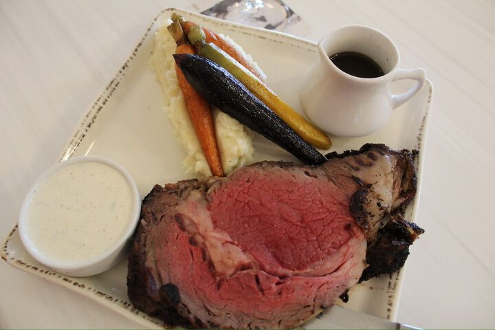 Dining 38 of 46