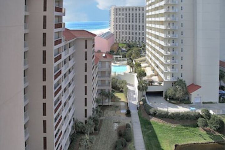 Hotel 7 of 28