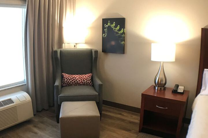 Room 40 of 85