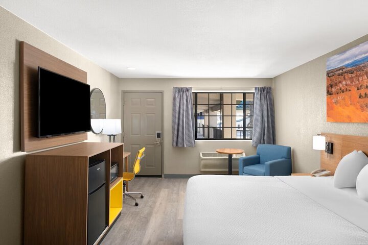 Days Inn by Wyndham Safford AZ