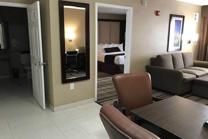 Room 30 of 40