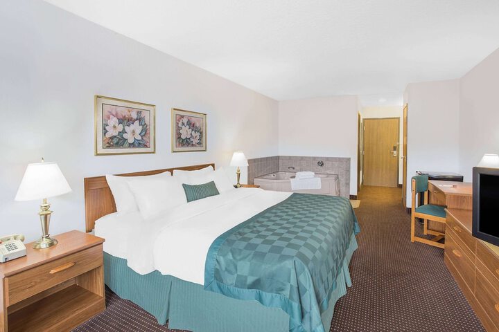 Room 20 of 37