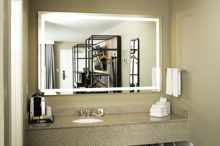 Waypoint Hotel