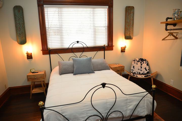 Room 16 of 34