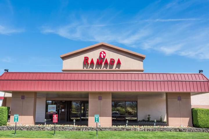 RAMADA BY WYNDHAM MEDFORD HOTEL AND CONF