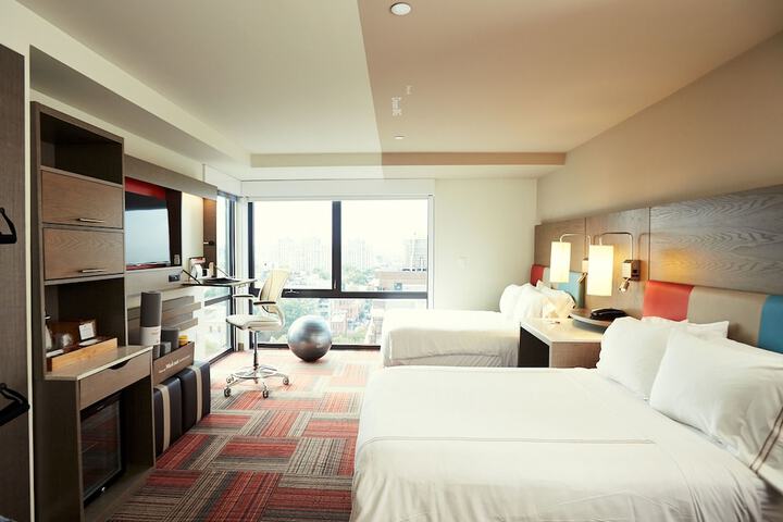 Room 22 of 38