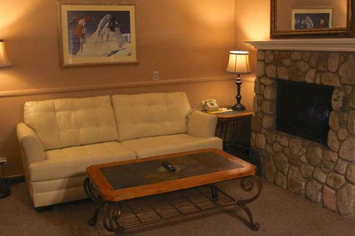 Saddleback Inn