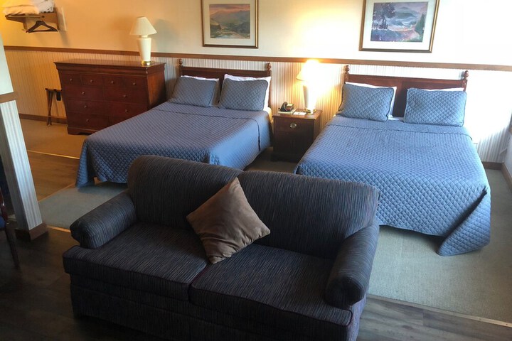Timber Lodge Inn