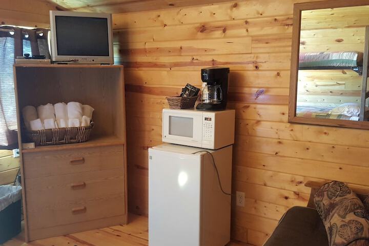 No Name City Luxury Cabins & RV