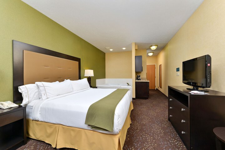 Holiday Inn Express Hotel & Suites Charlotte by IHG