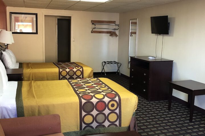 Room 14 of 27
