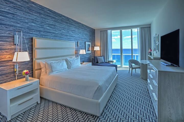 Room 51 of 103