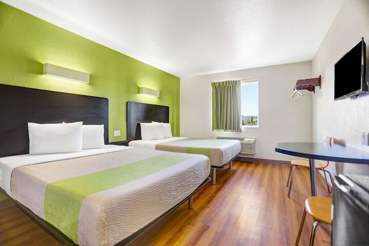 Room 18 of 27