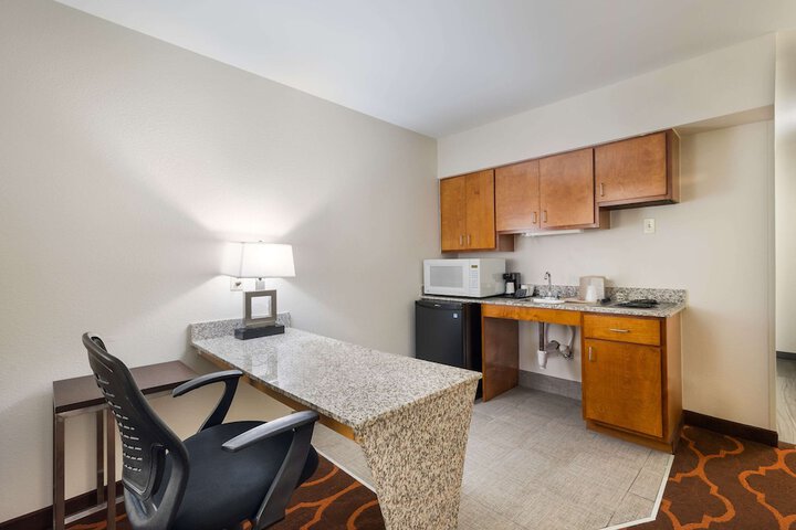 Room 15 of 36