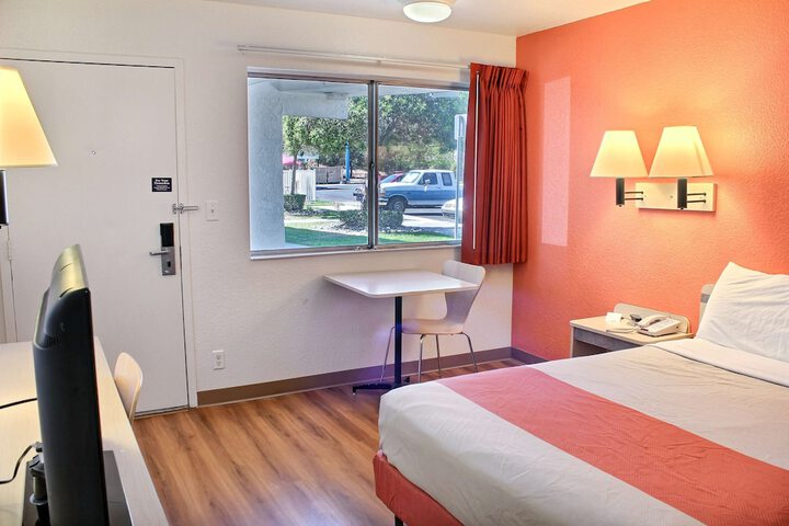 Room 20 of 26