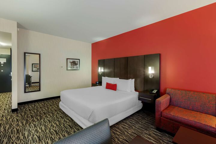 C Hotel by Carmens BW Premier Collection