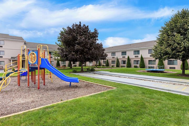 Comfort Inn & Suites Ludington near US-10