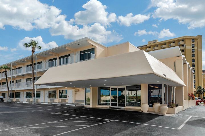 Hotel 2 of 40