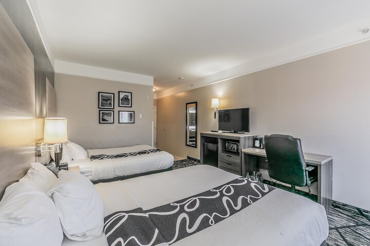 Room 25 of 41