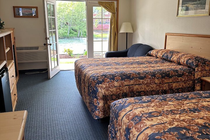 Room 12 of 37