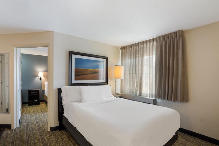 Sonesta Simply Suites Arlington Entertainment District